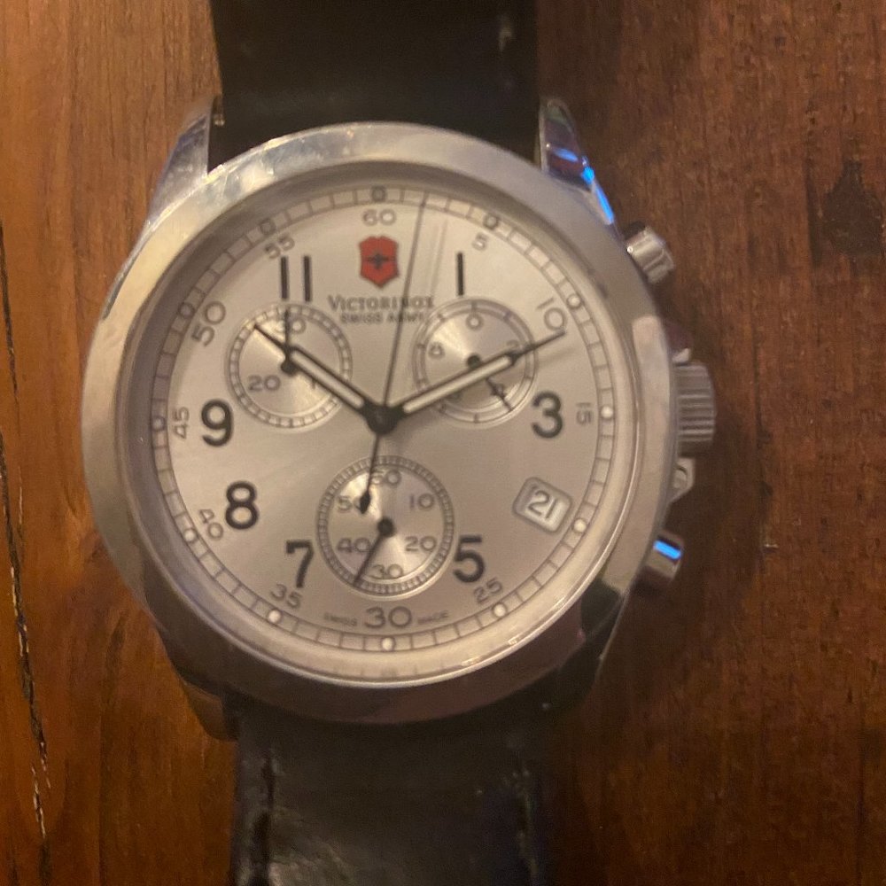Swiss Army Victorinox 24083 Infantry Chronograph Watch Leather Band White Face